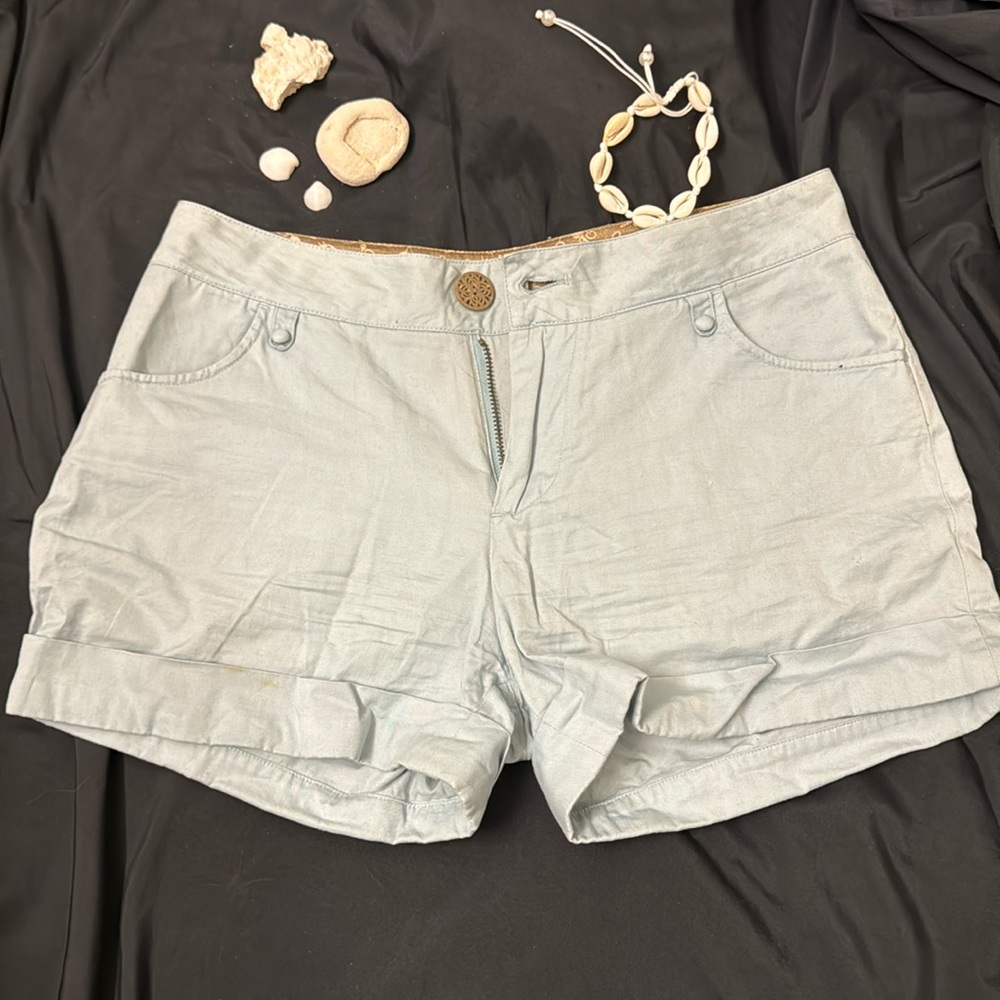 I love this dressy shorts